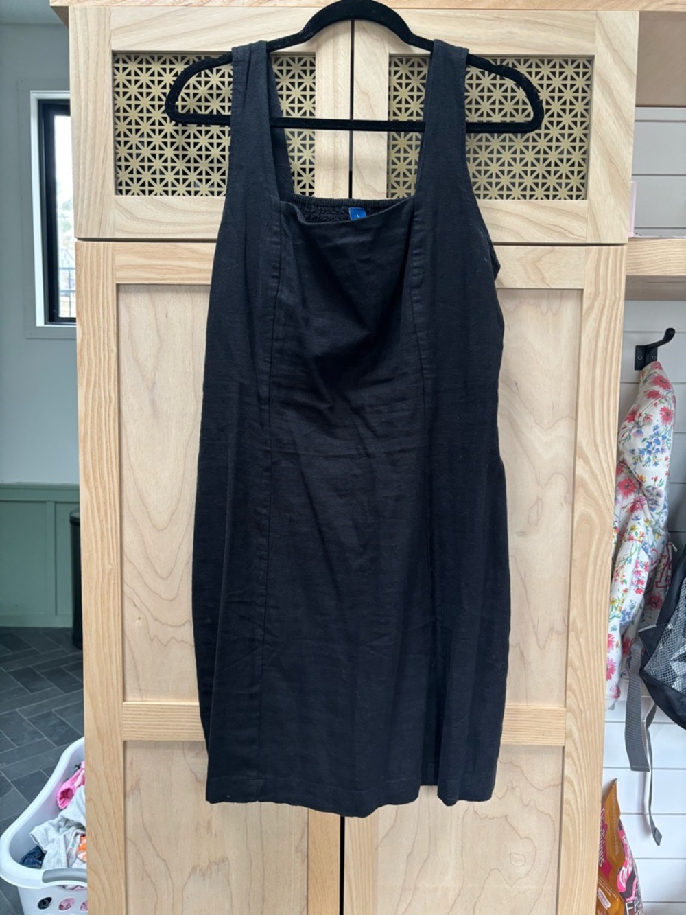 Old Navy Black Sleeveless Midi Dress